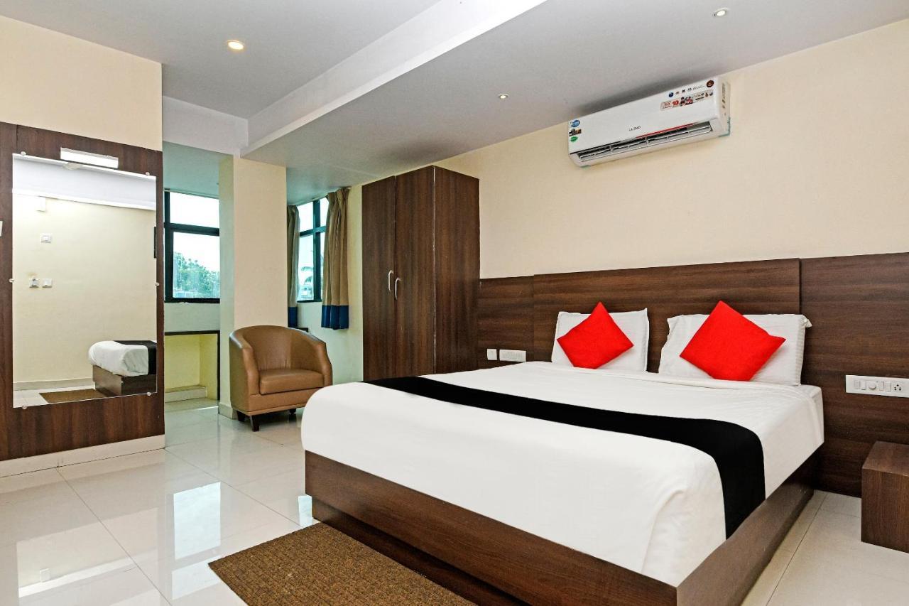 Capital O 76622 Hotel Raama Grand Mysore Exteriör bild